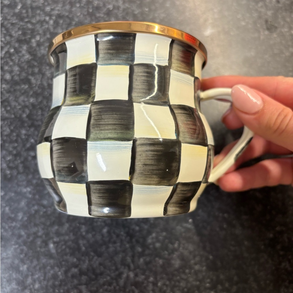 Checkered Mug with Gold Rim